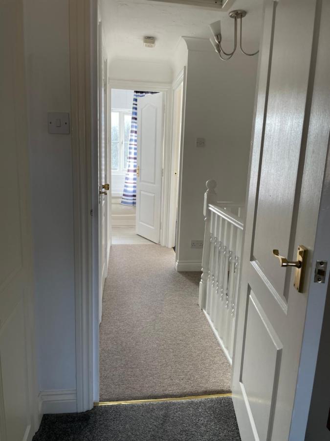 Beautiful Town House With Private Garden And Patio Vila Canford Magna Exterior foto